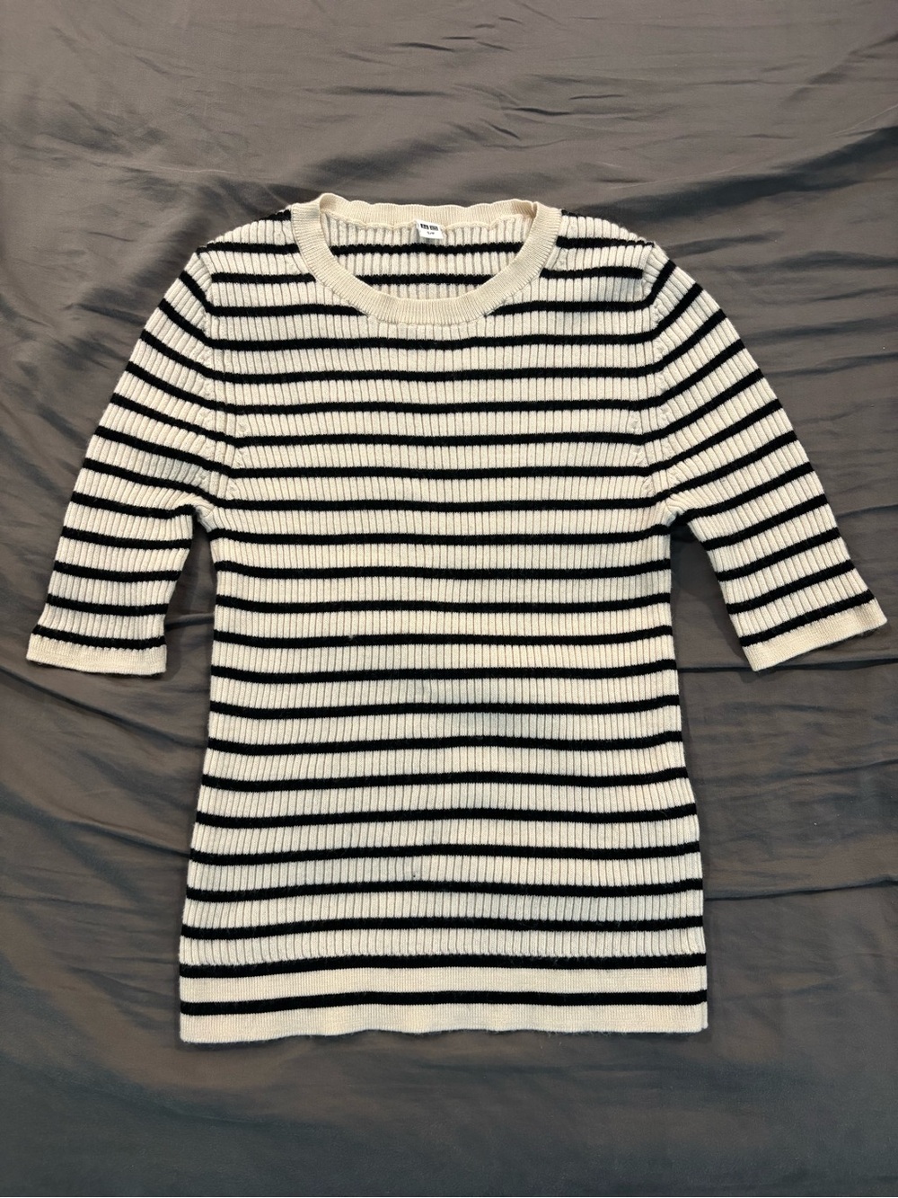 Uniqlo 100% Merino Wool Striped Crewneck Sweater in Black & Beige